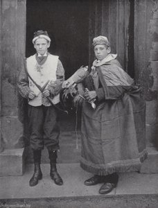 Taniec na rogu, opaci Bromley, głupiec i Robin Hood
