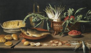 Martwa natura z rybą na terakotowym talerzu, pęczkami szparagów, karczochami i wiśniami w zapiekanym naczyniu, wraz z połową sera w koszyku, bułkami, fraises de bois, cytrynami, pomarańczami i krabami ułożonymi na blacie stołu. autorstwa Jacob Van Es