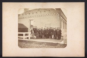 Zdjęcie grupowe robotników, 1867-1869 Odzyskiwanie jezior w Schieland na wschód od Rotterdamu (tytuł serii na obiekcie)