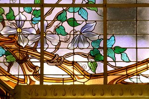 Nancy (wydział 54), Art Nouveau, „La verriere aux Clematites” (1901) - detal, Witraże Jacquesa Grubera (1870-1936), Credit Lyonnais, rue St Georges
