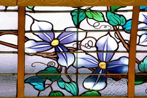 Nancy (wydział 54), Art Nouveau, „La verriere aux Clematites” (1901) - detal, Witraż Jacquesa Grubera (1870-1936), Credit Lyonnais, rue St Georges