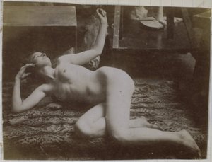 Studium nagiej modelki leżącej na skórze tygrysa w pracowni Jacques de Lalaing autorstwa Jacques Lalaing (attributed to)