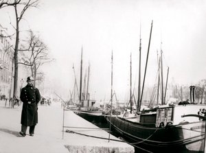 Policjant nad kanałem, Rotterdam, 1898 r. autorstwa James Batkin