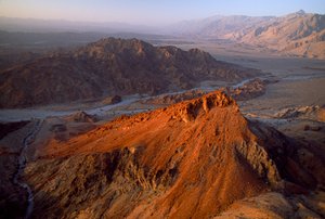 Obszar Al Jabal al Akhdar, Nakhl do Jabal ash Sham, Oman. Widok z lotu ptaka. OMAN, PÓŁWYSEP ARABSKI. autorstwa James L Stanfield