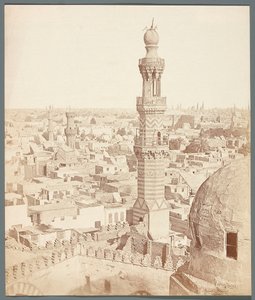 Egipt. Kair. Widok z medresy - mauzoleum mameluckiego emira Sarghitmisza (1356) autorstwa James Robertson