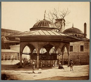"Fontanna na dziedzińcu Hagia Sophia" autorstwa James Robertson