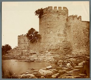 „Siedem Wież” [Stambuł. Siedem Wież - część murów obronnych miasta] autorstwa James Robertson