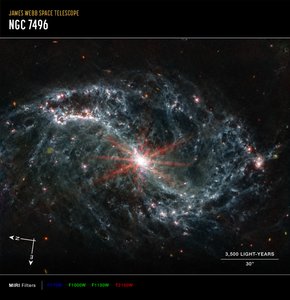 NGC 7496 (obraz kompasu MIRI) autorstwa James Webb Space Telescope (NASA)