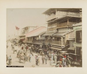 A Street w Osace, Japonia (ręcznie kolorowane czarno-białe zdjęcie) autorstwa Japanese Photographer