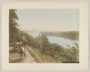 Jezioro Biwa z Ishiyama, prefektura Shiga, Japonia (ręcznie kolorowane czarno-białe zdjęcie) autorstwa Japanese Photographer