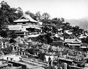 Cmentarz świątyni Honrenji w Chikugo-machi, Nagasaki, ok. 1860-80 autorstwa Japanese Photographer