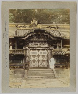 Chińska Brama, Tōshō-gū, Nikko, Japonia (ręcznie kolorowane czarno-białe zdjęcie) autorstwa Japanese Photographer