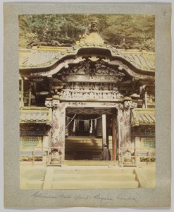 Chińska Brama, Tōshō-gū, Nikko, Japonia (ręcznie kolorowane czarno-białe zdjęcie) autorstwa Japanese Photographer