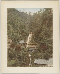 Wodospad Meraki, Kobe, Japonia (ręcznie kolorowane czarno-białe zdjęcie) autorstwa Japanese Photographer