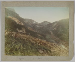 Owakudani, Hakone, Prefektura Kanagawa, Japonia (ręcznie kolorowane czarno-białe zdjęcie) autorstwa Japanese Photographer