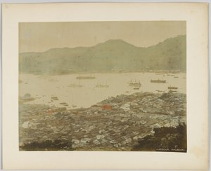 Port w Nagasaki, Japonia (ręcznie kolorowane czarno-białe zdjęcie) autorstwa Japanese Photographer