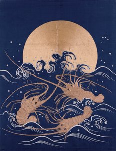 Japoński haftowany panel tekstylny z granatowej satyny przedstawiający trzy raki wśród fal przed wschodzącym słońcem autorstwa Japanese School