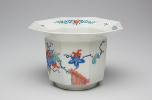 Filiżanka, koniec XVII-pocz. XVIII w. (Kakiemon, porcelana z emalią pokrytą glazurą) autorstwa Japanese School