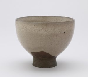 Miseczka do herbaty Inkyuzan w kształcie Goki, z odciśniętym szyfrem, Miseczka do herbaty (gokijawan), ok.1804-25 (kamionka z polewą ryżowo-łuskano-jesionową) autorstwa Japanese School