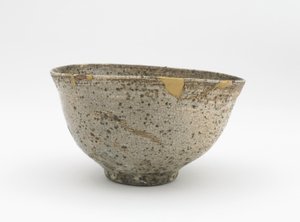 Miseczka na herbatę, okres Edo, XVIII-poł. XIX w. (kamionka z białym poślizgiem szczotkowana pod glazurą jesionowo-drzewną) autorstwa Japanese School