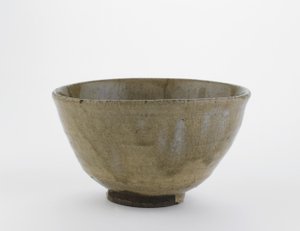 Miseczka do herbaty w stylu koreańskim, prefektura Saga, okres Momoyama, koniec XVI-początek XVII w. (kamionka z polewą jesionowo-drzewną) autorstwa Japanese School