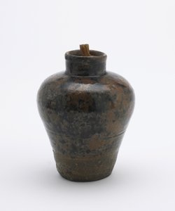 Pojemnik na herbatę w kształcie słoika, używany jako butelka na granulki cukierków, prefektura Aichi, okres Edo (ceramiczny) autorstwa Japanese School