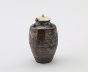 Pojemnik na herbatę, kształt katatsuki, okres Edo (ceramiczny) autorstwa Japanese School