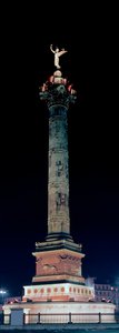 Widok kolumny lipcowej na Place de la Bastille w Paryżu. autorstwa Jean Antoine Alavoine