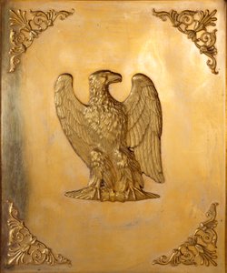 Zdobiona pokrywa z orłem cesarskim, symbolem cesarza Napoleona I (1769-1821) zrealizowana przez Jeana Baptiste Isabey (1767-1855) 1814 Ze zbiorów prywatnych