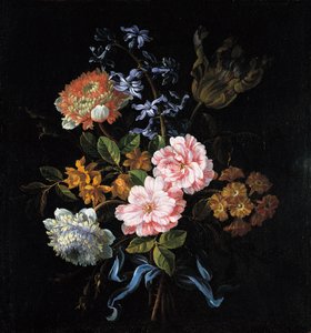 Bukiet z zawilców makowych, róż, podwójna kampernelle, hiacynt, tulipan i małżowina przewiązana w b autorstwa Jean Baptiste Monnoyer