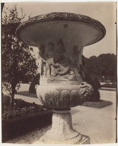 Wersal, wazon autorstwa Jean Eugène Auguste Atget