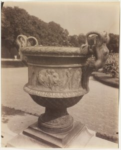 Wersal, wazon marki Ballin autorstwa Jean Eugène Auguste Atget