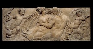 Nimfa i mały dżin jeżdżą na koniu morskim; Nimfa i Triton otoczeni przez dwa małe dżiny. Płaskorzeźba. Kamienna rzeźba Jean Goujon (1510-1567)