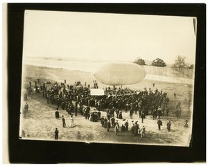 Sterowiec "Kalifornijska Strzała" autorstwa Jessie Tarbox Beals