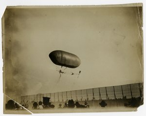 Sterowiec "Kalifornijska Strzała" autorstwa Jessie Tarbox Beals