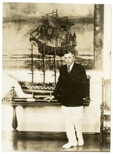 Booth Tarkington, ok. 1920-28 (zdjęcie żelatynowo-srebrowe) autorstwa Jessie Tarbox Beals