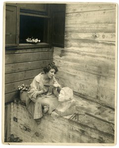 Edith Unger z herbaciarni Szalony Kapelusznik autorstwa Jessie Tarbox Beals