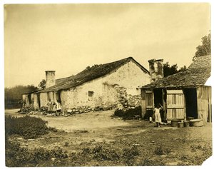 Dom „meksykański” w Teksasie w pobliżu San Antonio autorstwa Jessie Tarbox Beals