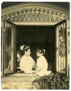 Pani Ernest Thompson Seton i córka Ann autorstwa Jessie Tarbox Beals
