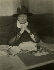 Rachel Crothers, ok. 1905-18 autorstwa Jessie Tarbox Beals