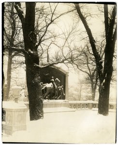 Shaw Memorial in storm, Boston, USA, ok.1902-10 (zdjęcie żelatynowo-srebrowe) autorstwa Jessie Tarbox Beals