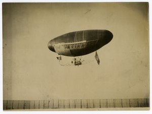 Sterowiec „Ville de St Mande” autorstwa Jessie Tarbox Beals
