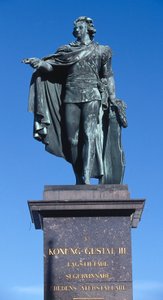 Posąg króla Gustawa III wyrzeźbiony w 1799 na pamiątkę króla zamordowanego w 1792, Gamla Stan (Stare Miasto), Sztokholm, Szwecja (foto)
