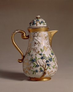 Dzbanek do kawy zdobiony reliefowym reliefem, Miśnia, porcelana ok.1710