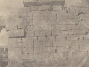 [Karnac, sala hipostylowa, ściana południowa (na zewnątrz) autorstwa John Beasley Greene