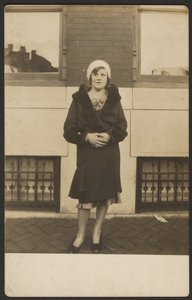 [Kobieta] autorstwa John Frank Keith