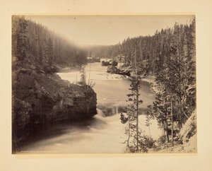 Bystrza Yellowstone powyżej wodospadów autorstwa John K. Hillers