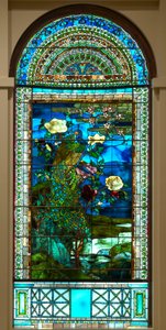 Pawie i piwonie II autorstwa John La Farge
