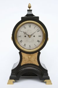 Zegar balonowy, ok. 1760 (mosiądz i ebonizowane drewno owocowe) autorstwa John Leroux