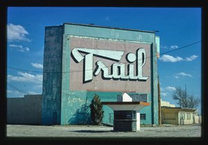 Trail Drive-In, Amarillo, Teksas, USA autorstwa John Margolies